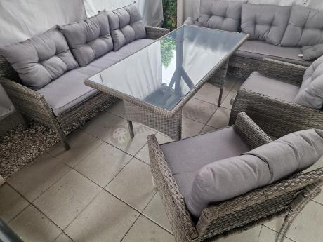 Komplet z technorattanu ze stołem obiadowym Perata Grande Dark Grey
