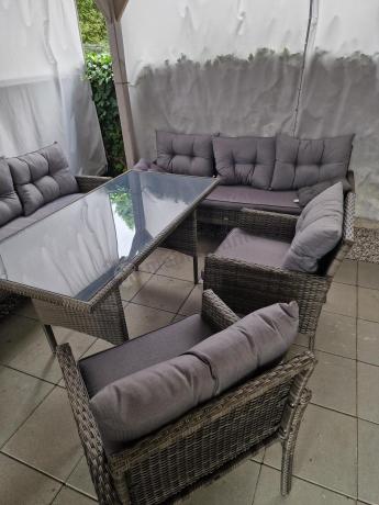 Komplet z technorattanu ze stołem obiadowym Perata Grande Dark Grey