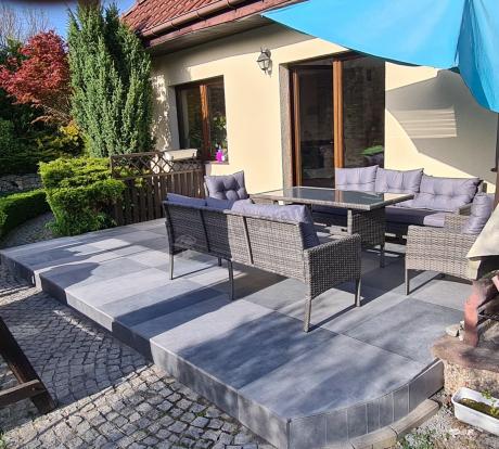 Komplet z technorattanu ze stołem obiadowym Perata Grande Dark Grey