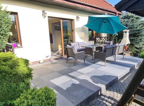 Komplet z technorattanu ze stołem obiadowym Perata Grande Dark Grey