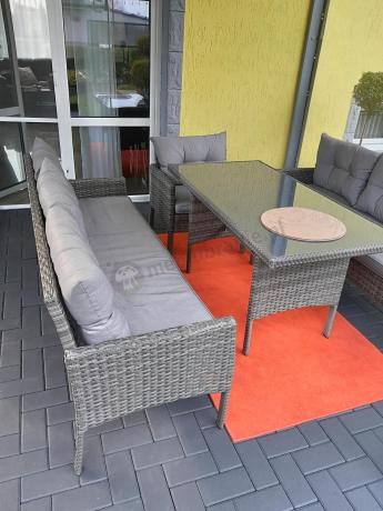 Komplet z technorattanu ze stołem obiadowym Perata Grande Dark Grey