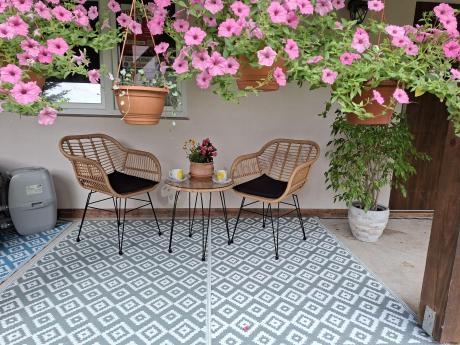 Meble na balkon w bloku z technorattanu boho