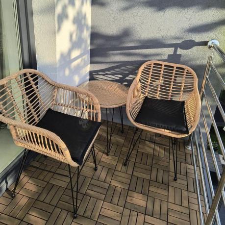 Meble na balkon w bloku z technorattanu boho