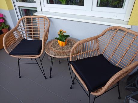 Meble na balkon w bloku z technorattanu boho