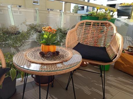 Meble na balkon w bloku z technorattanu boho