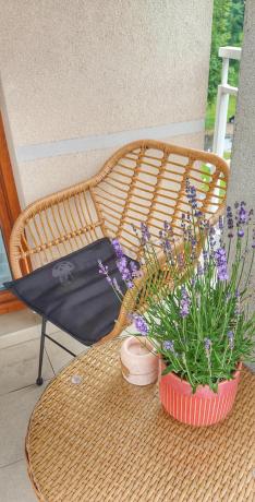 Meble na balkon w bloku z technorattanu boho
