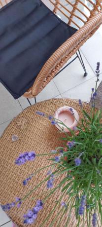 Meble na balkon w bloku z technorattanu boho