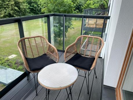 Meble na balkon w bloku z technorattanu boho