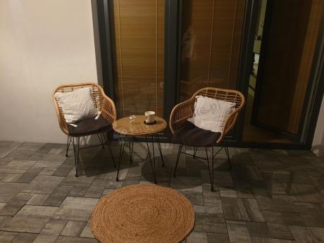 Meble na balkon w bloku z technorattanu boho