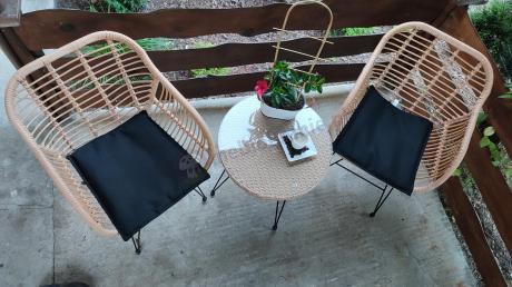Meble na balkon w bloku z technorattanu boho