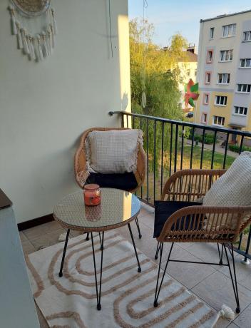 Meble na balkon w bloku z technorattanu boho