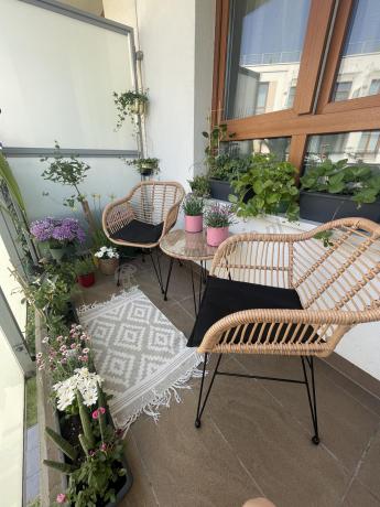 Meble na balkon w bloku z technorattanu boho