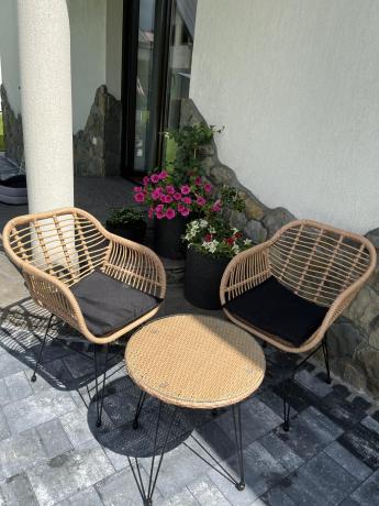 Meble na balkon w bloku z technorattanu boho
