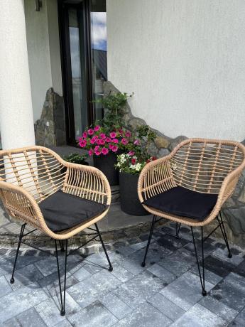 Meble na balkon w bloku z technorattanu boho