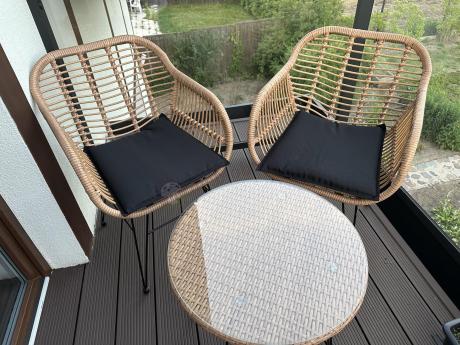 Meble na balkon w bloku z technorattanu boho