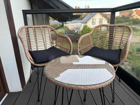 Meble na balkon w bloku z technorattanu boho