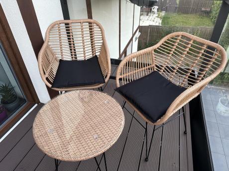 Meble na balkon w bloku z technorattanu boho