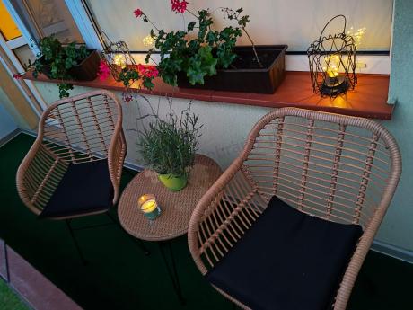 Meble na balkon w bloku z technorattanu boho