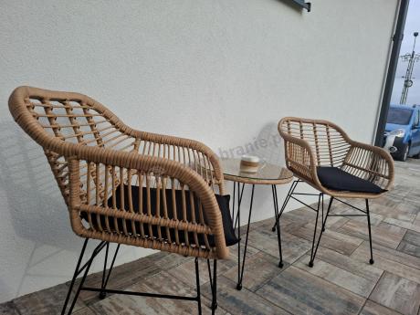Meble na balkon w bloku z technorattanu boho