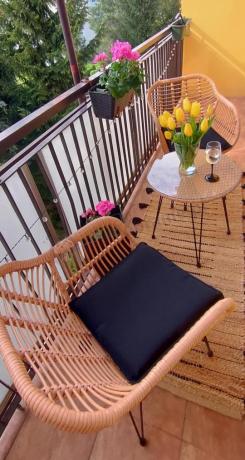 Meble na balkon w bloku z technorattanu boho