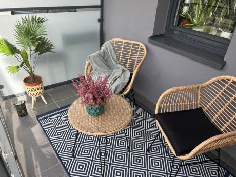 Meble na balkon w bloku z technorattanu boho
