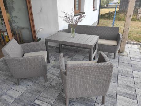 Meble na taras z regulowanym stołem S3L Cappuccino