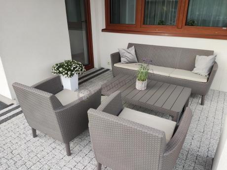 Meble na taras z regulowanym stołem S3L Cappuccino