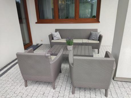 Meble na taras z regulowanym stołem S3L Cappuccino