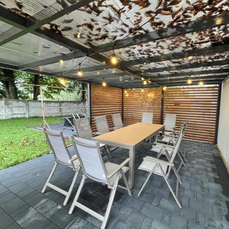 Meble obiadowe dla 10 osób ze stołem 210 i regulowanymi krzesłami Tanami Daven Taupe