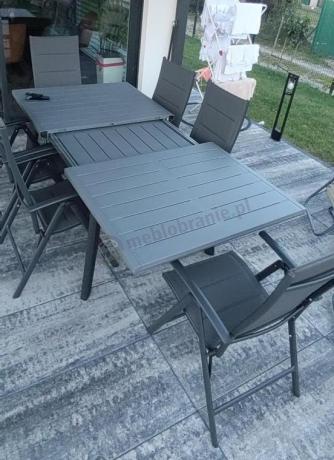 Meble obiadowe na taras dla 10 osób Kantara z jasnoszarym rozkładanym stołem 241cm i grafitowymi krzesłami