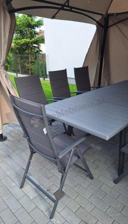 Meble obiadowe na taras dla 10 osób Kantara z jasnoszarym rozkładanym stołem 241cm i grafitowymi krzesłami