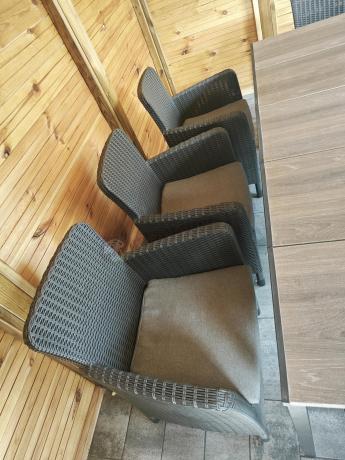 Meble obiadowe na taras Portis Comfort ze stołem 200cm w kolorze orzecha i 8 fotelami