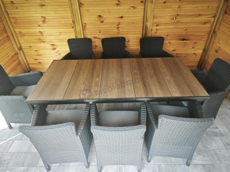 Meble obiadowe na taras Portis Comfort ze stołem 200cm w kolorze orzecha i 8 fotelami