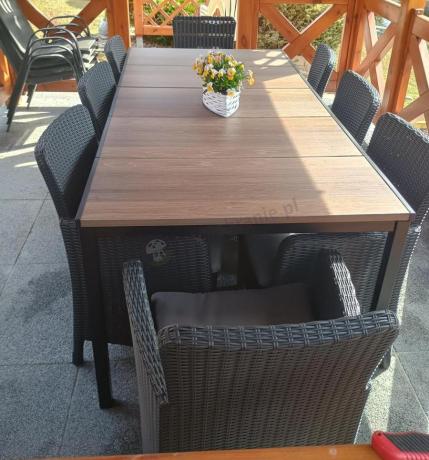 Meble obiadowe na taras Portis Comfort ze stołem 200cm w kolorze orzecha i 8 fotelami