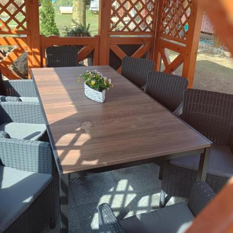 Meble obiadowe na taras Portis Comfort ze stołem 200cm w kolorze orzecha i 8 fotelami