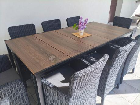 Meble obiadowe na taras Portis Comfort ze stołem 200cm w kolorze orzecha i 8 fotelami