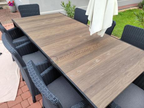 Meble obiadowe na taras Portis Comfort ze stołem 200cm w kolorze orzecha i 8 fotelami