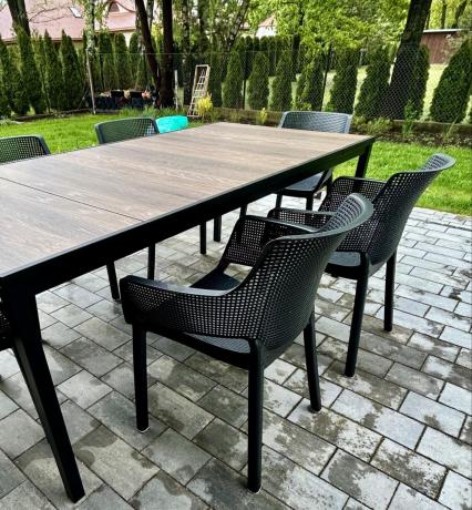 Meble obiadowe na taras Portis ze stołem 200cm w kolorze orzecha i 6 fotelami