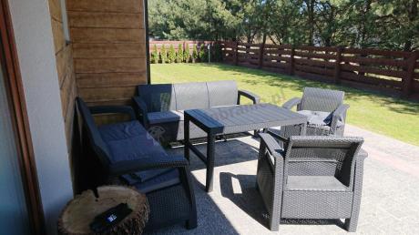 Meble ogrodowe z podnoszonym stołem