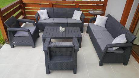 Meble ogrodowe z podnoszonym stołem