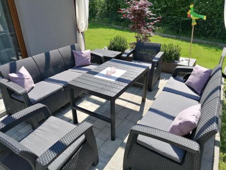 Meble ogrodowe z podnoszonym stołem