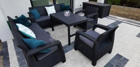 Meble ogrodowe z podnoszonym stołem