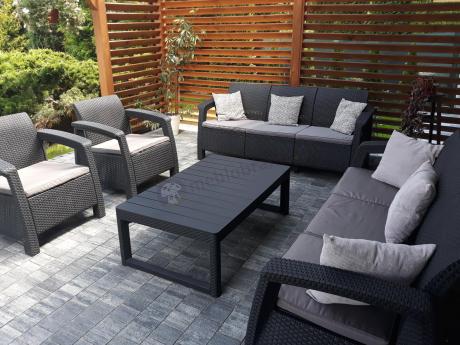 Meble ogrodowe z podnoszonym stołem