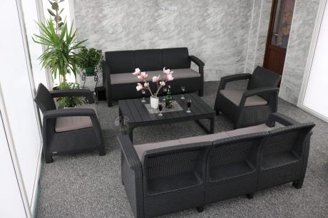 Meble ogrodowe z podnoszonym stołem