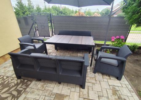 Meble ogrodowe na taras dla 8 osób, 2 sofy, 2 fotele, stół 160 cm orzech Meblobranie CFM grafit