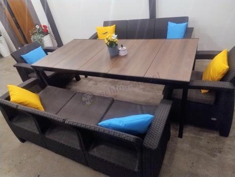 Meble ogrodowe na taras dla 8 osób, 2 sofy, 2 fotele, stół 200cm z drewnianym blatem Meblobranie CFM Plus grafit