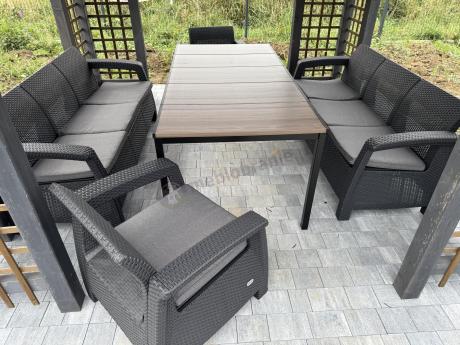 Meble ogrodowe na taras dla 8 osób, 2 sofy, 2 fotele, stół 200cm z drewnianym blatem Meblobranie CFM Plus grafit