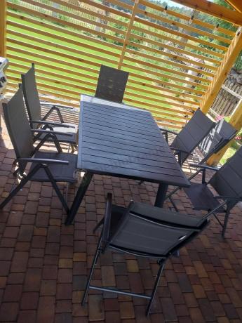 Meble ogrodowe obiadowe dla 8 osób Kantara ze stołem 160-240 cm i składanymi krzesłami