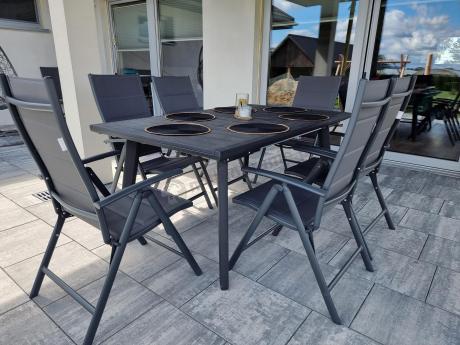 Meble ogrodowe obiadowe dla 8 osób Kantara ze stołem 160-240 cm i składanymi krzesłami