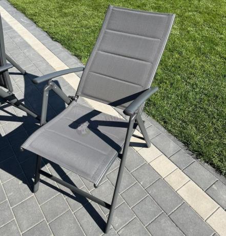 Meble ogrodowe obiadowe dla 8 osób Kantara ze stołem 160-240 cm i składanymi krzesłami